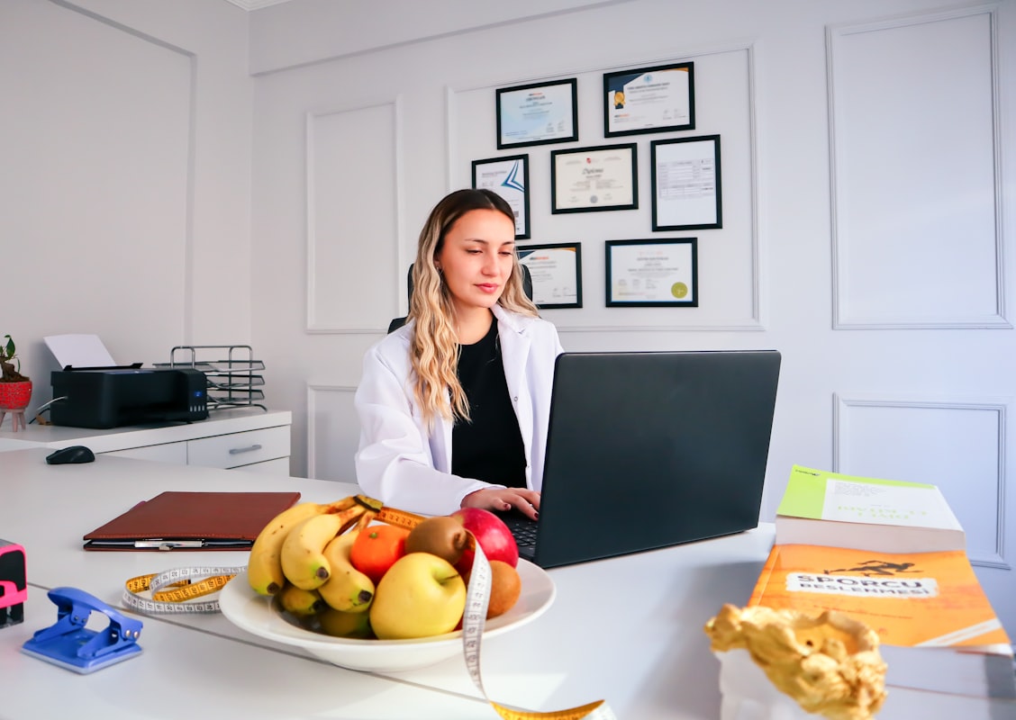 Balanced diet with fruits and vegetables